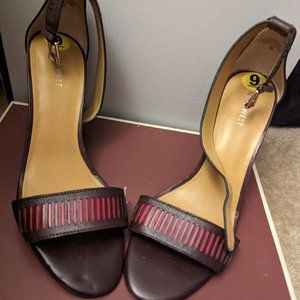 Womens Nine West strappy Brown sandals never worn size 9